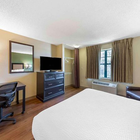 Extended Stay America Select Suites Tampa Airport Memorial Hwy West Chase Екстер'єр фото