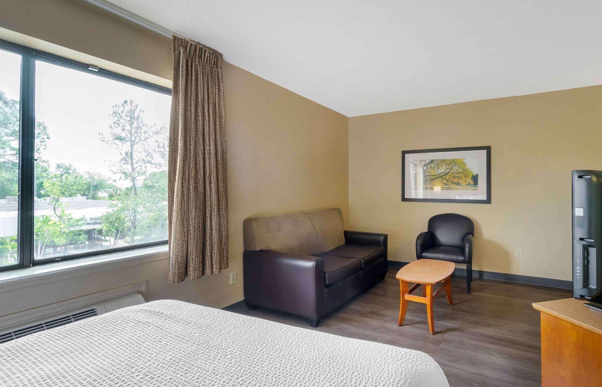 Extended Stay America Select Suites Tampa Airport Memorial Hwy West Chase Екстер'єр фото